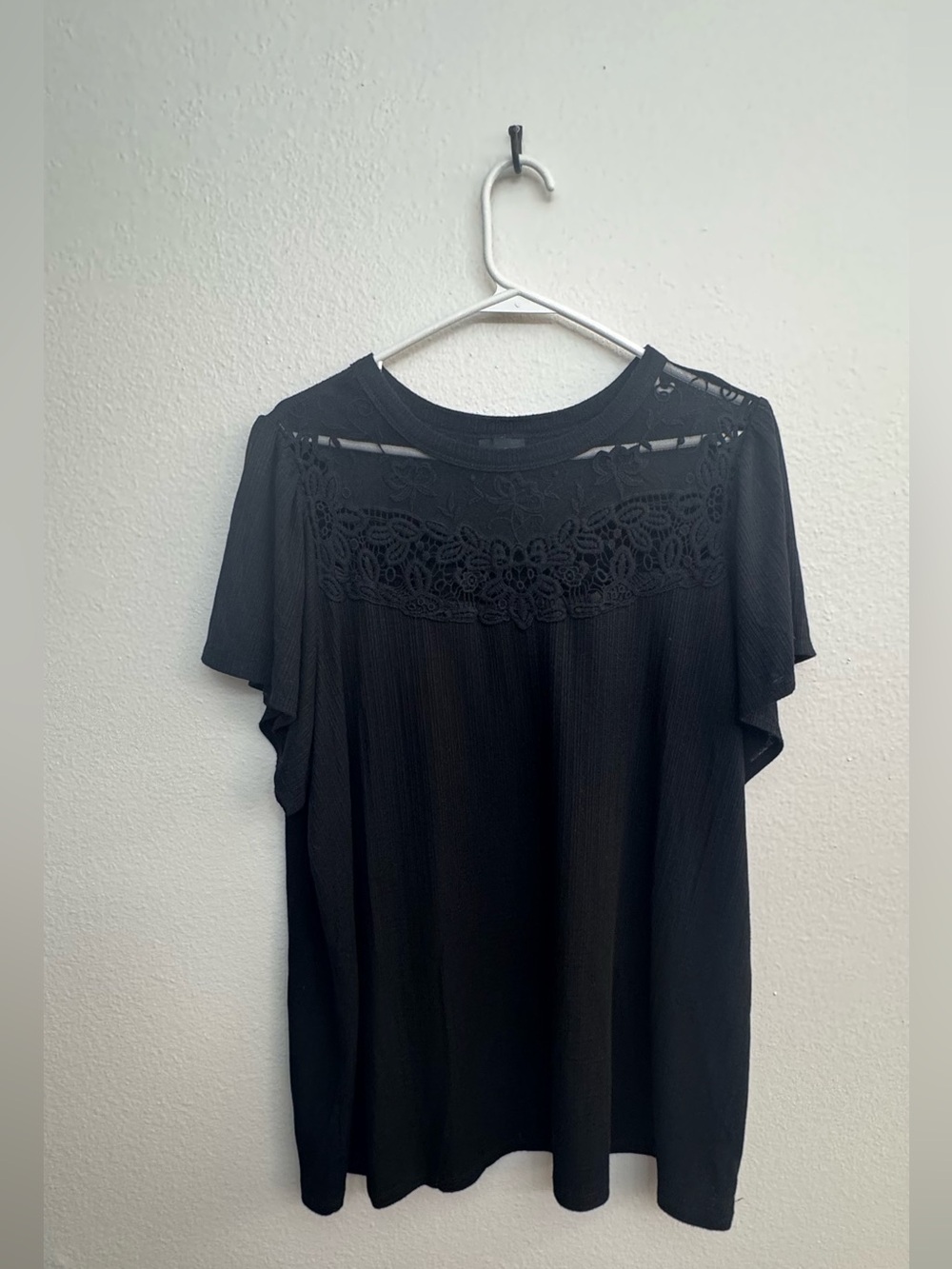 GUC torrid Texture Jersey Crew Neck Flutter Sleeve Crochet Top - Picture 6 of 12